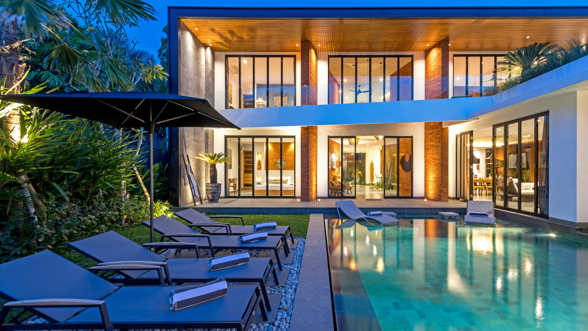 Neşeli 4BR Villa, Havuzlu ve Balkonlu, Bali Villa 2219