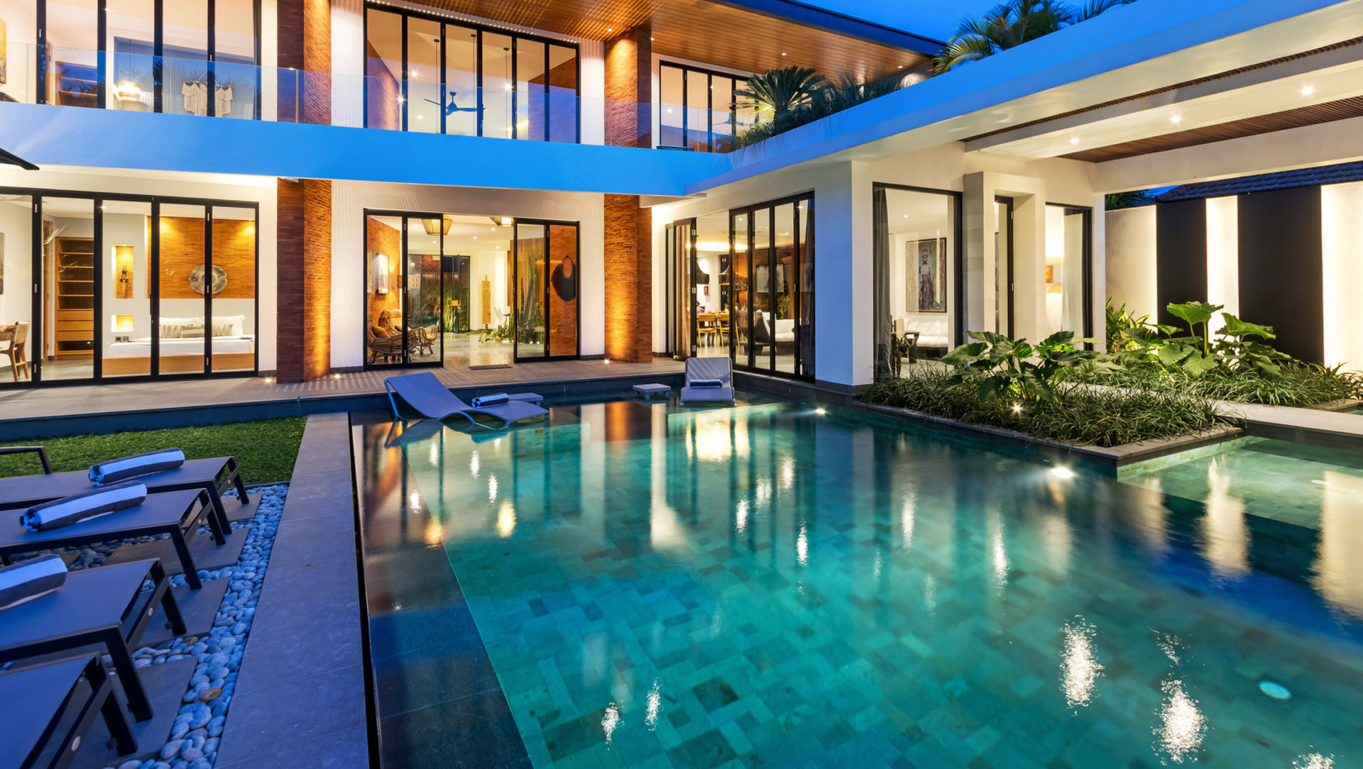 Neşeli 4BR Villa, Havuzlu ve Balkonlu, Bali Villa 2219