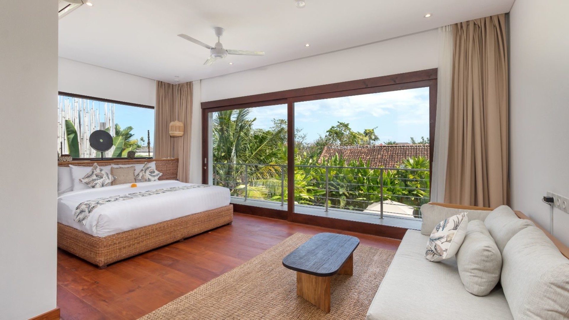 Modern 4BR Villa, Havuzlu ve Balkonlu, Bali Villa 2220