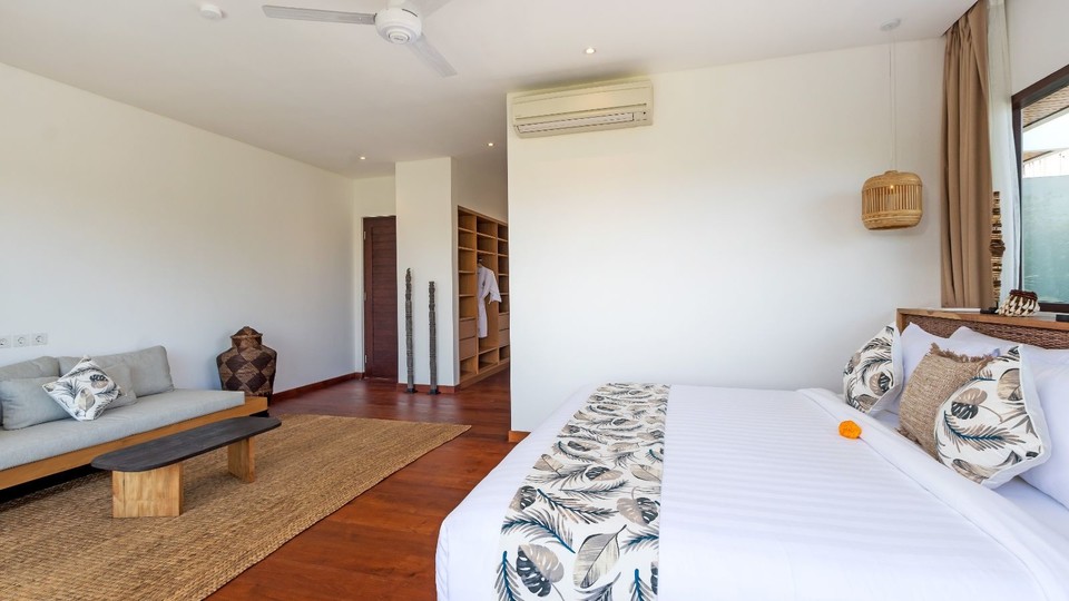 Modern 4BR Villa, Havuzlu ve Balkonlu, Bali Villa 2220