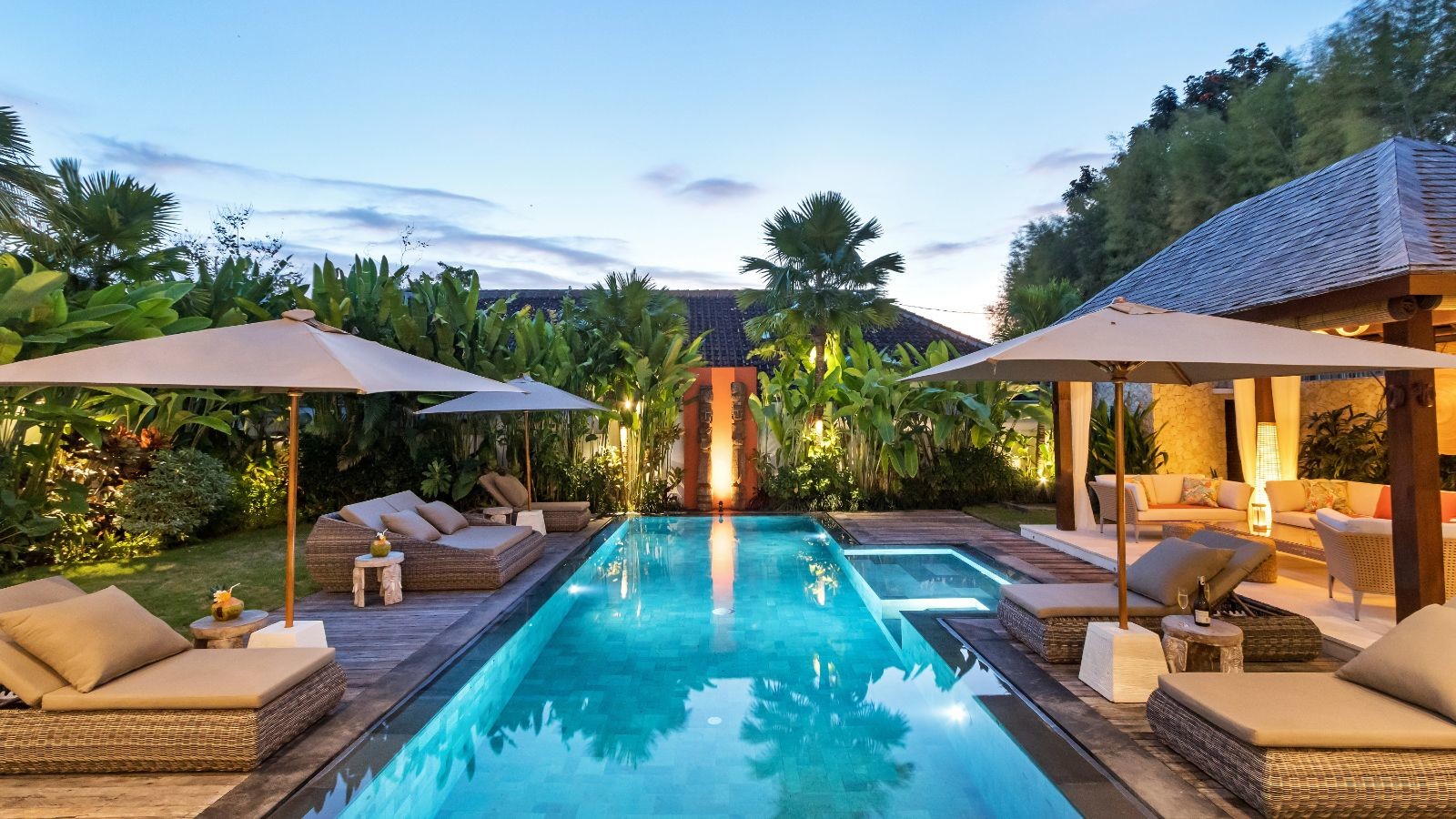 Modern 4BR Villa, Havuzlu ve Balkonlu, Bali Villa 2220