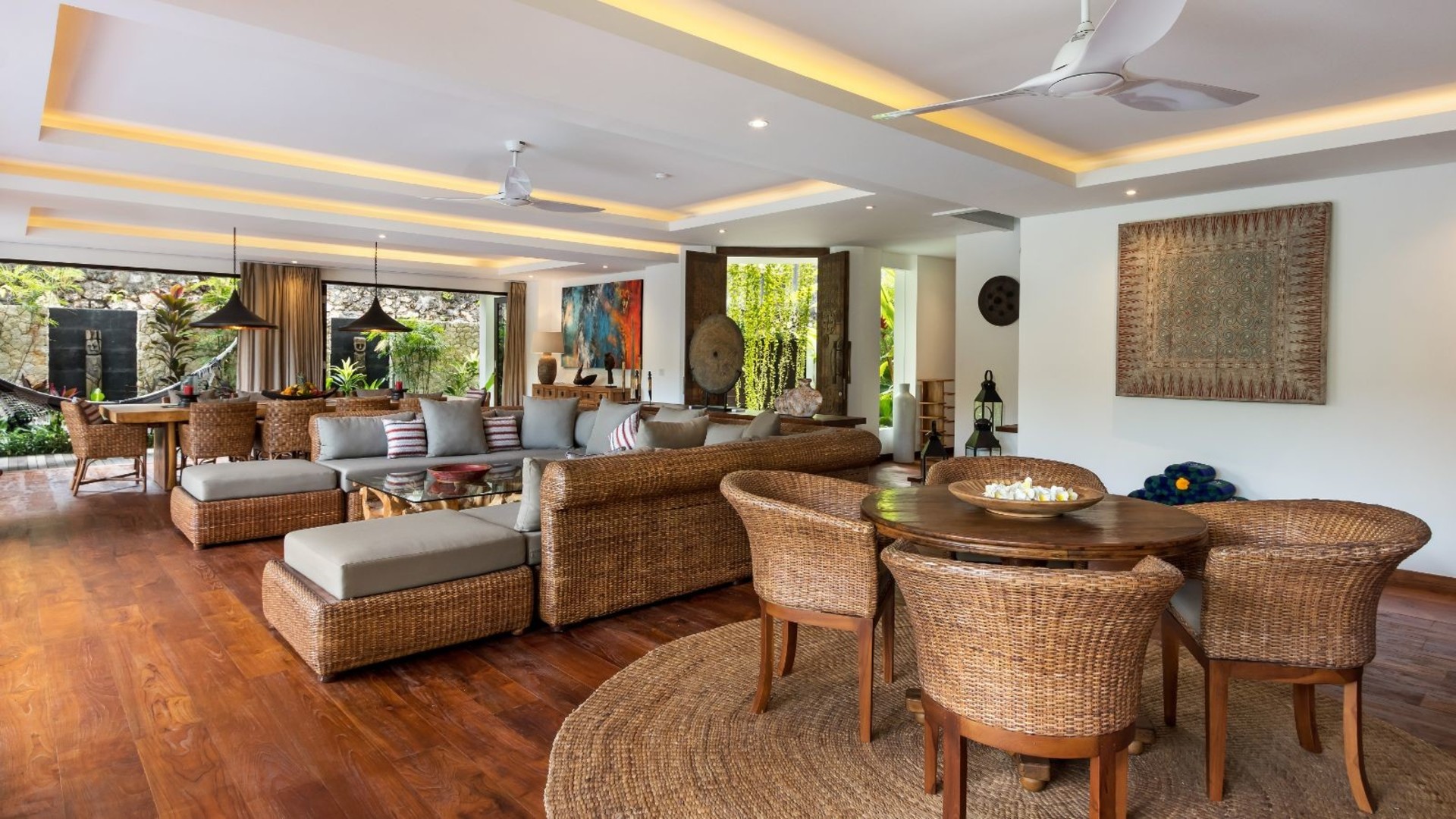 Modern 4BR Villa, Havuzlu ve Balkonlu, Bali Villa 2220