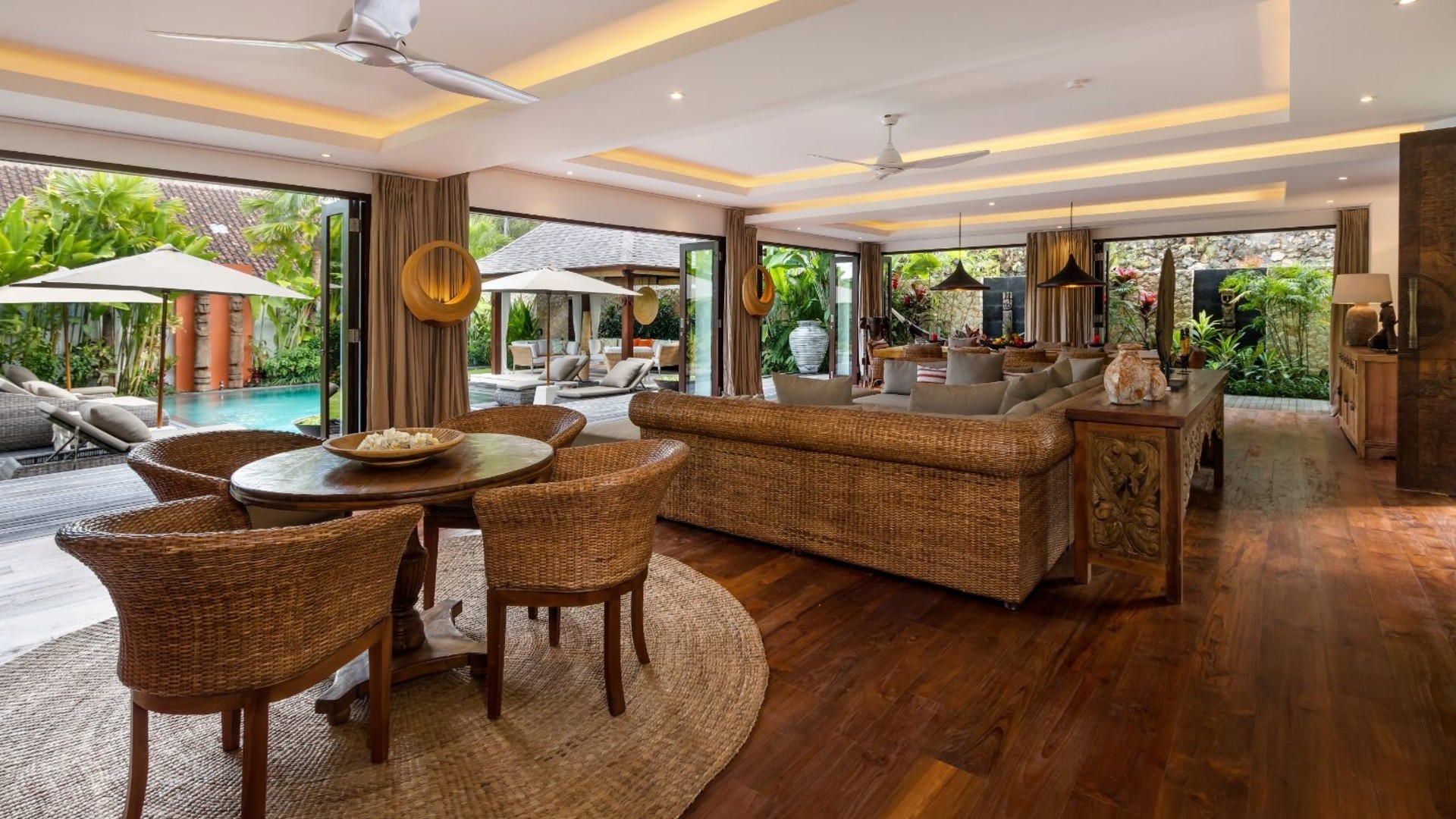 Modern 4BR Villa, Havuzlu ve Balkonlu, Bali Villa 2220