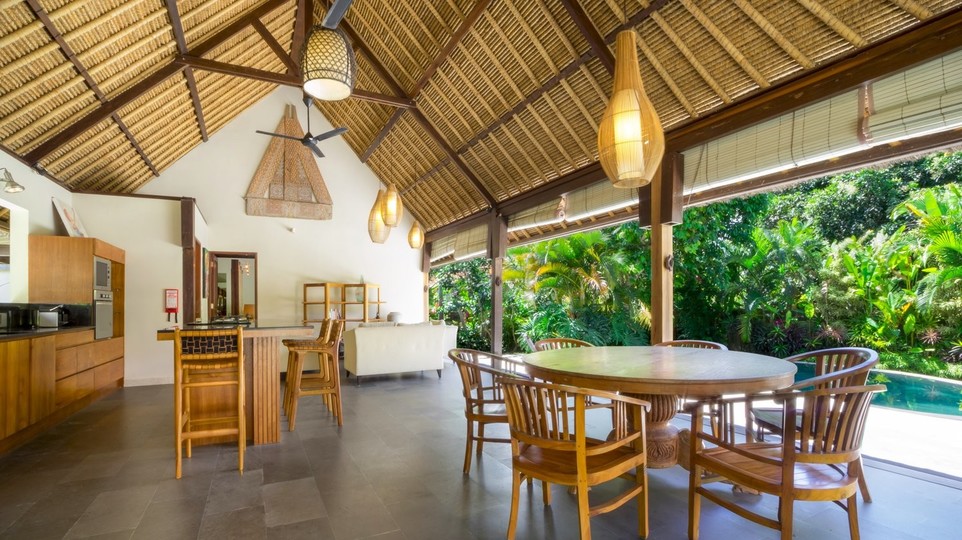 Geniş 2BR Villa, Havuzlu ve Bahçeli, Bali Villa 2227