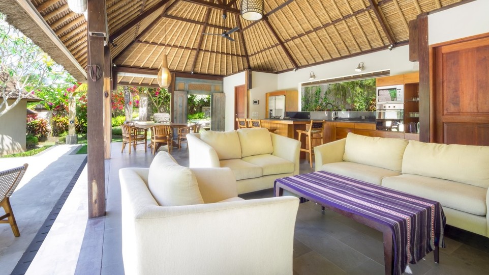Geniş 2BR Villa, Havuzlu ve Bahçeli, Bali Villa 2227