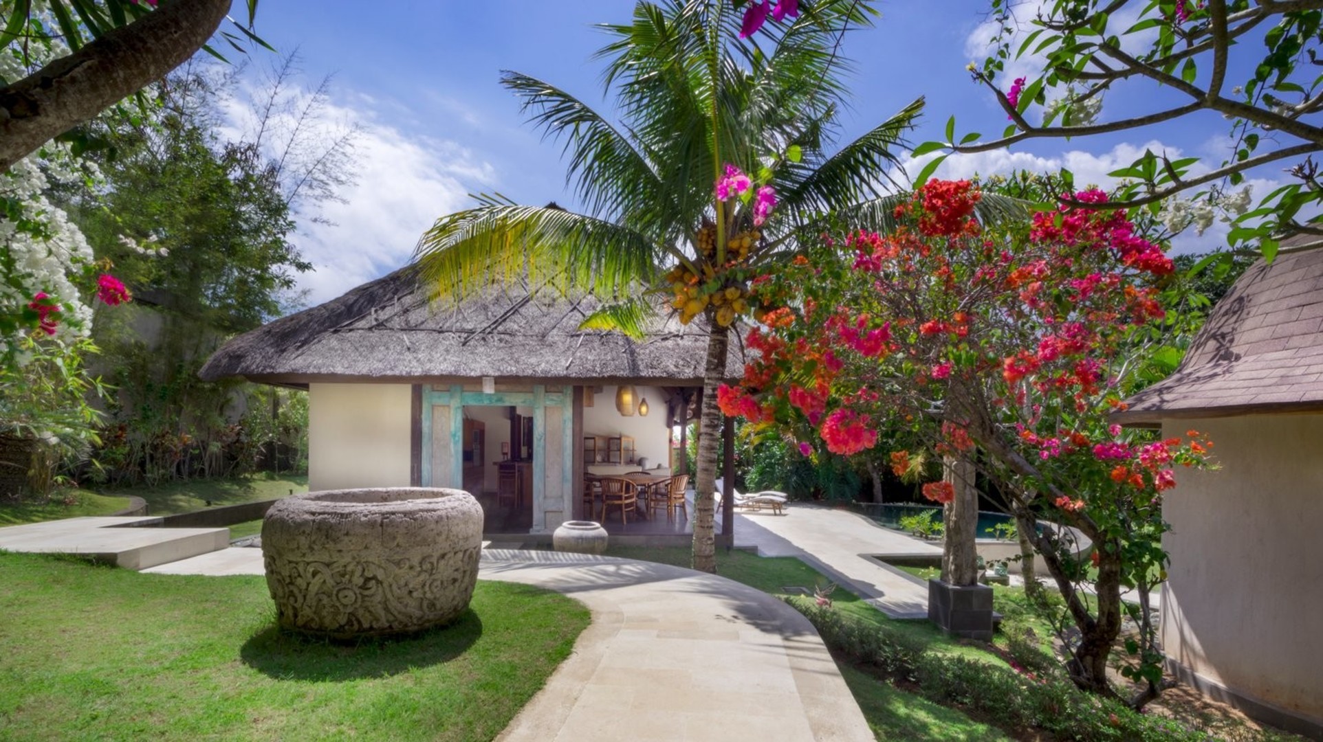 Geniş 2BR Villa, Havuzlu ve Bahçeli, Bali Villa 2227