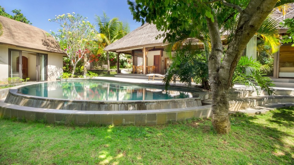Geniş 2BR Villa, Havuzlu ve Bahçeli, Bali Villa 2227