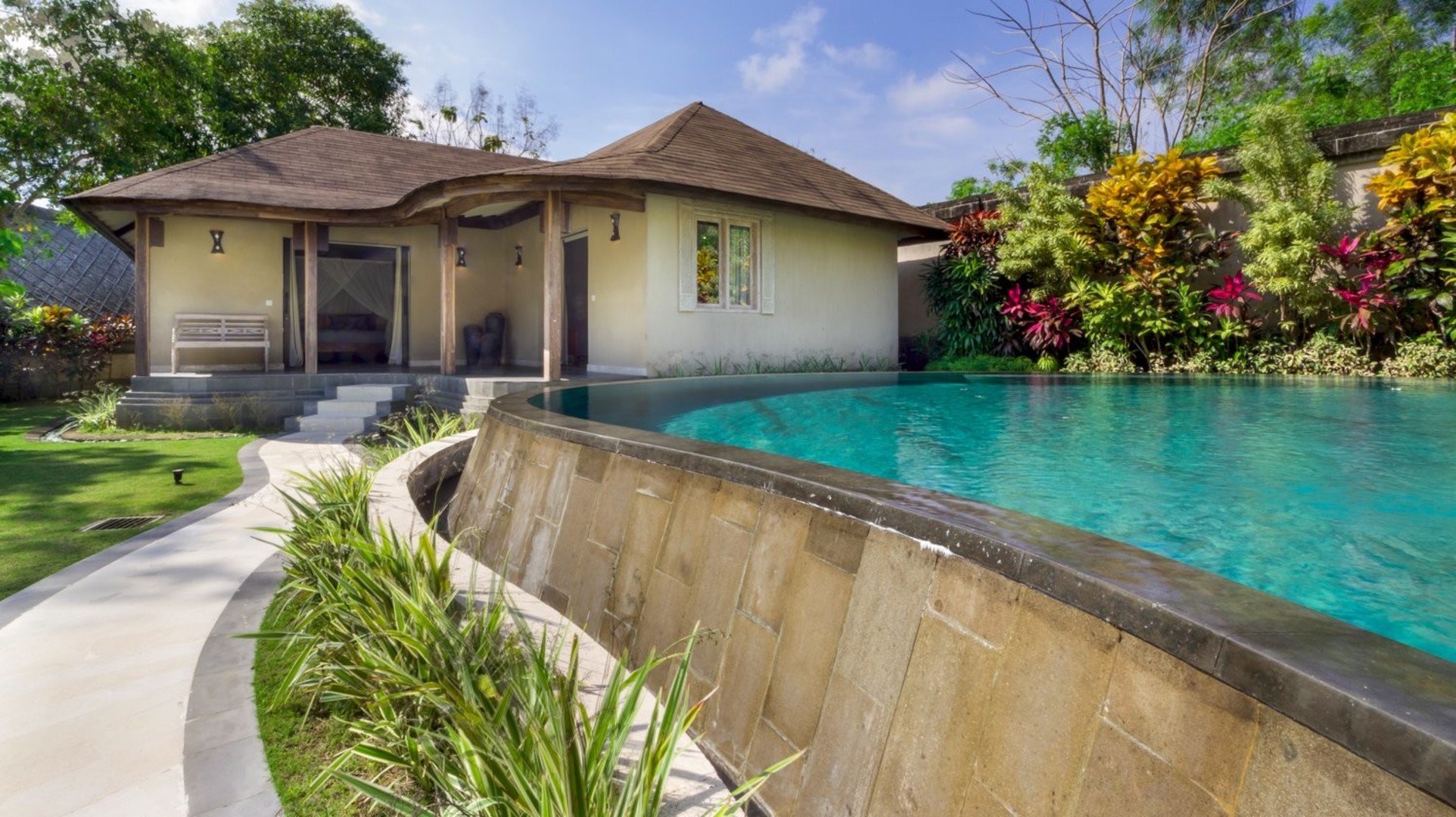 Fantastik 3BR Villa, Havuzlu ve Bahçeli, Bali Villa 2228