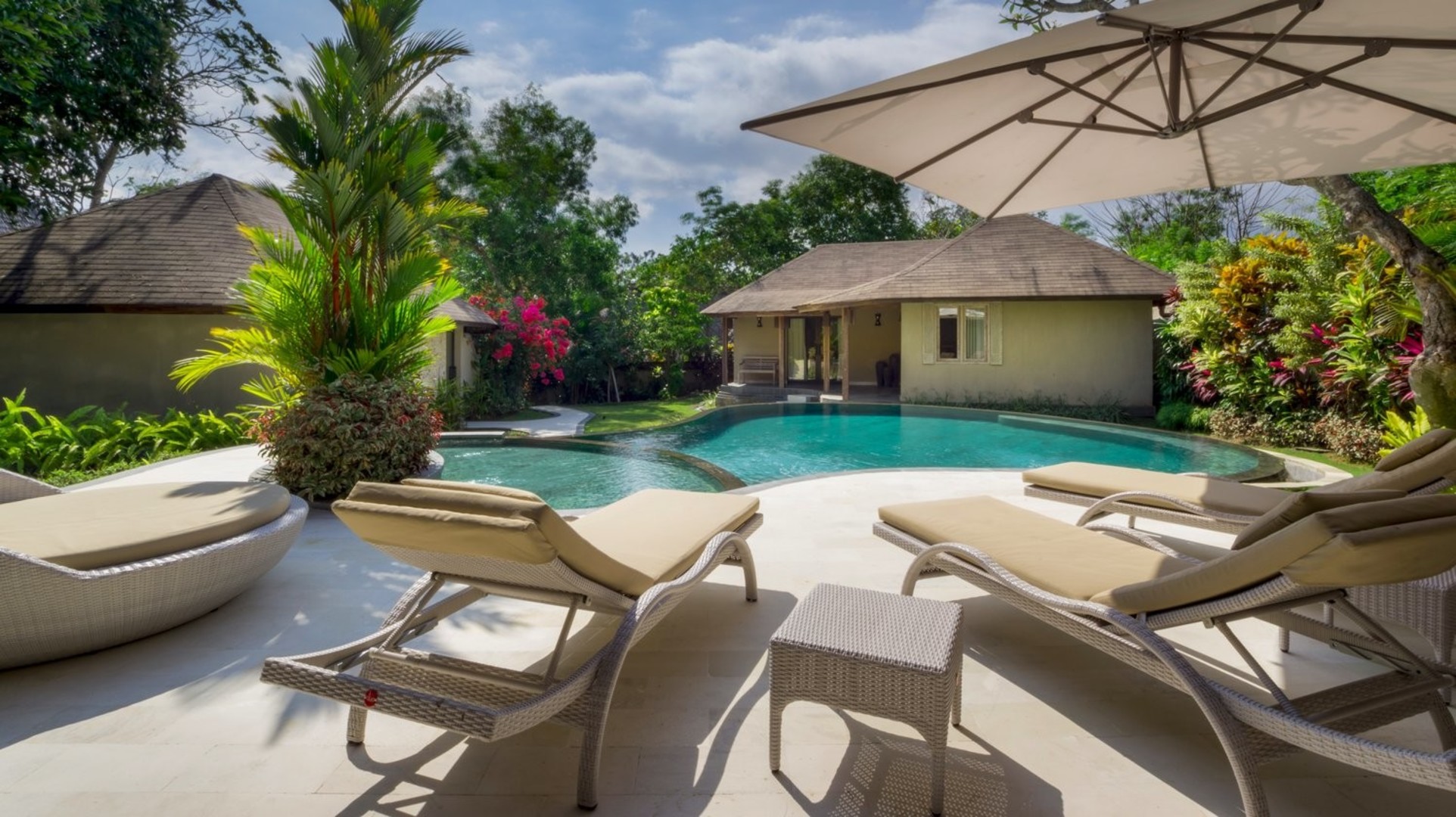 Fantastik 3BR Villa, Havuzlu ve Bahçeli, Bali Villa 2228