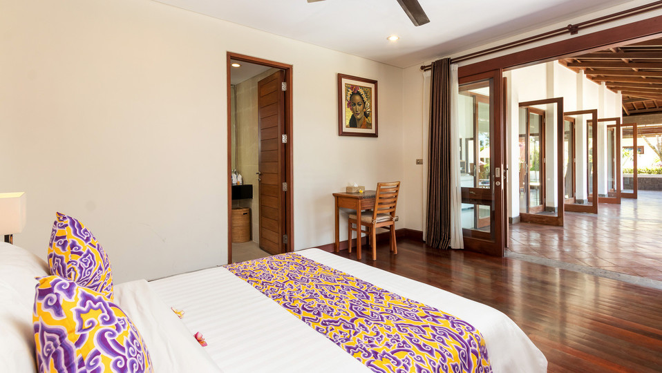 Geniş 4BR Villa, Havuzlu ve Bahçeli, Bali Villa 2233