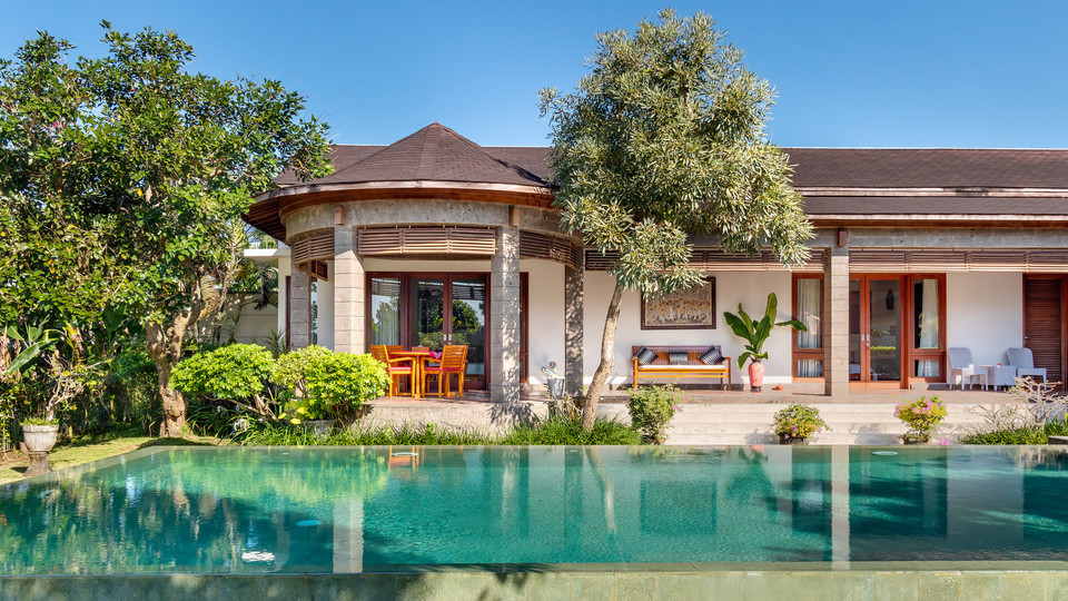 Geniş 4BR Villa, Havuzlu ve Bahçeli, Bali Villa 2233