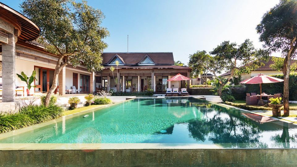 Geniş 4BR Villa, Havuzlu ve Bahçeli, Bali Villa 2233
