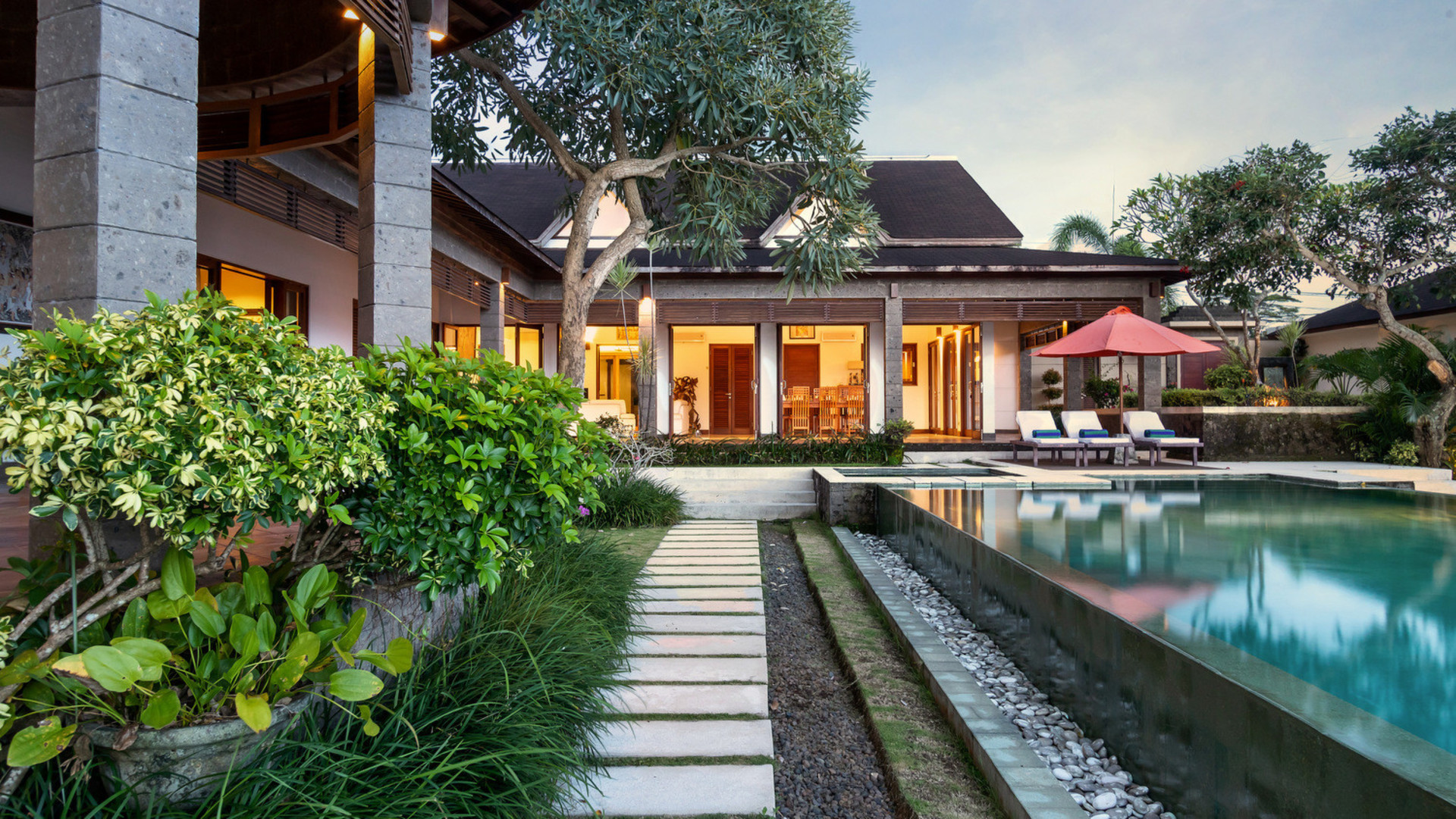 Geniş 4BR Villa, Havuzlu ve Bahçeli, Bali Villa 2233
