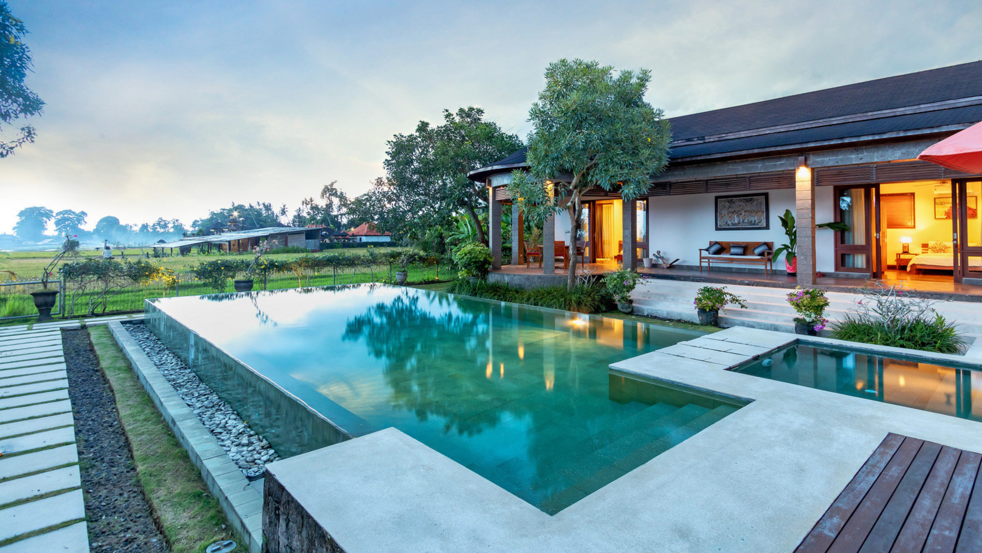 Geniş 4BR Villa, Havuzlu ve Bahçeli, Bali Villa 2233