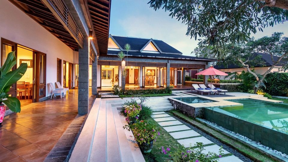 Geniş 4BR Villa, Havuzlu ve Bahçeli, Bali Villa 2233