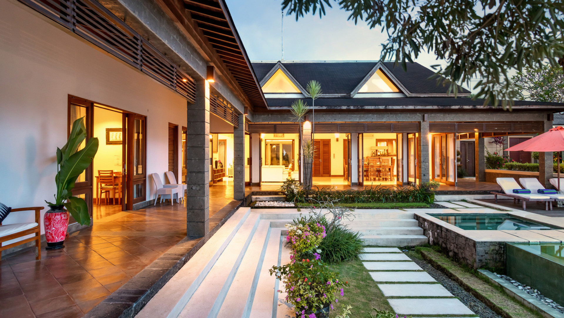 Geniş 4BR Villa, Havuzlu ve Bahçeli, Bali Villa 2233