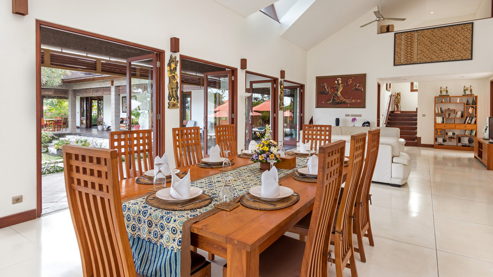 Geniş 4BR Villa, Havuzlu ve Bahçeli, Bali Villa 2233