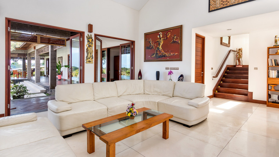 Geniş 4BR Villa, Havuzlu ve Bahçeli, Bali Villa 2233
