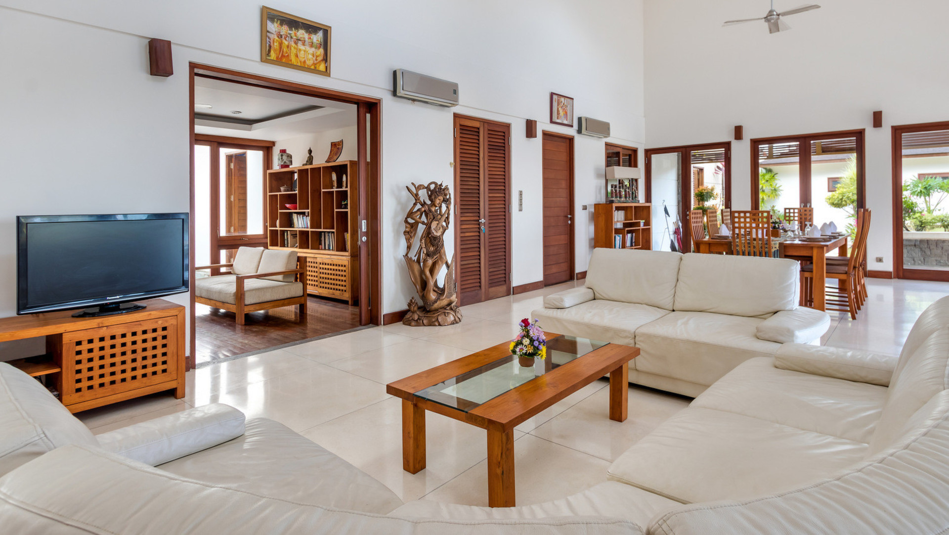 Geniş 4BR Villa, Havuzlu ve Bahçeli, Bali Villa 2233