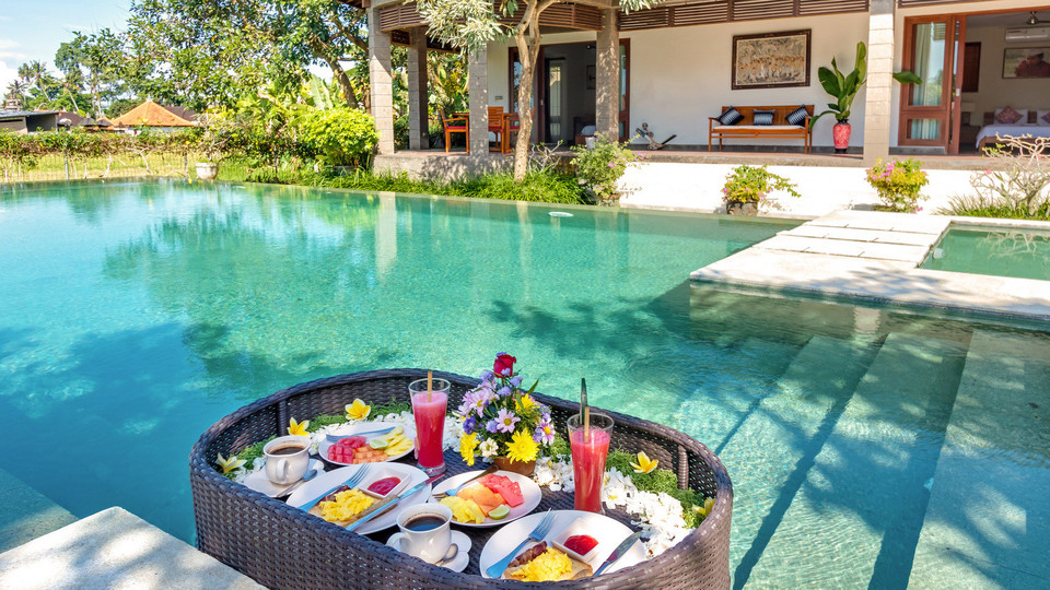 Geniş 4BR Villa, Havuzlu ve Bahçeli, Bali Villa 2233