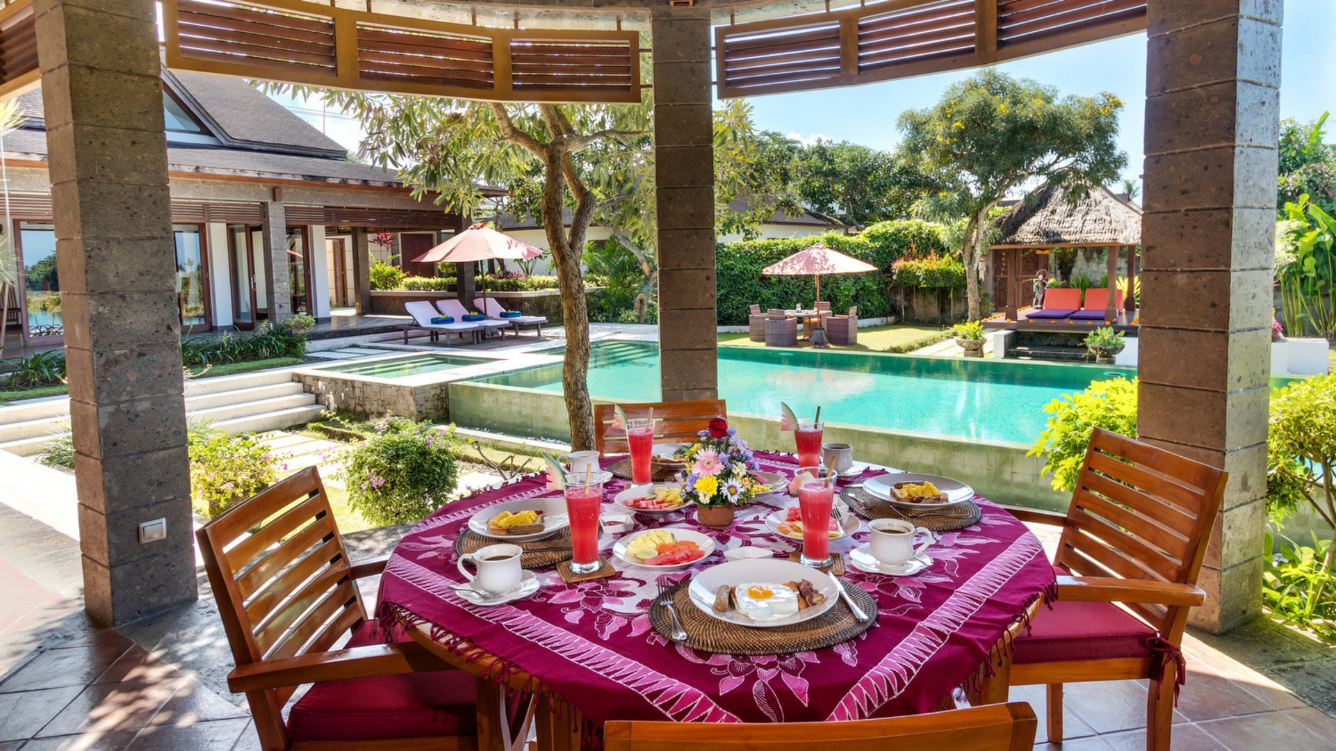Geniş 4BR Villa, Havuzlu ve Bahçeli, Bali Villa 2233