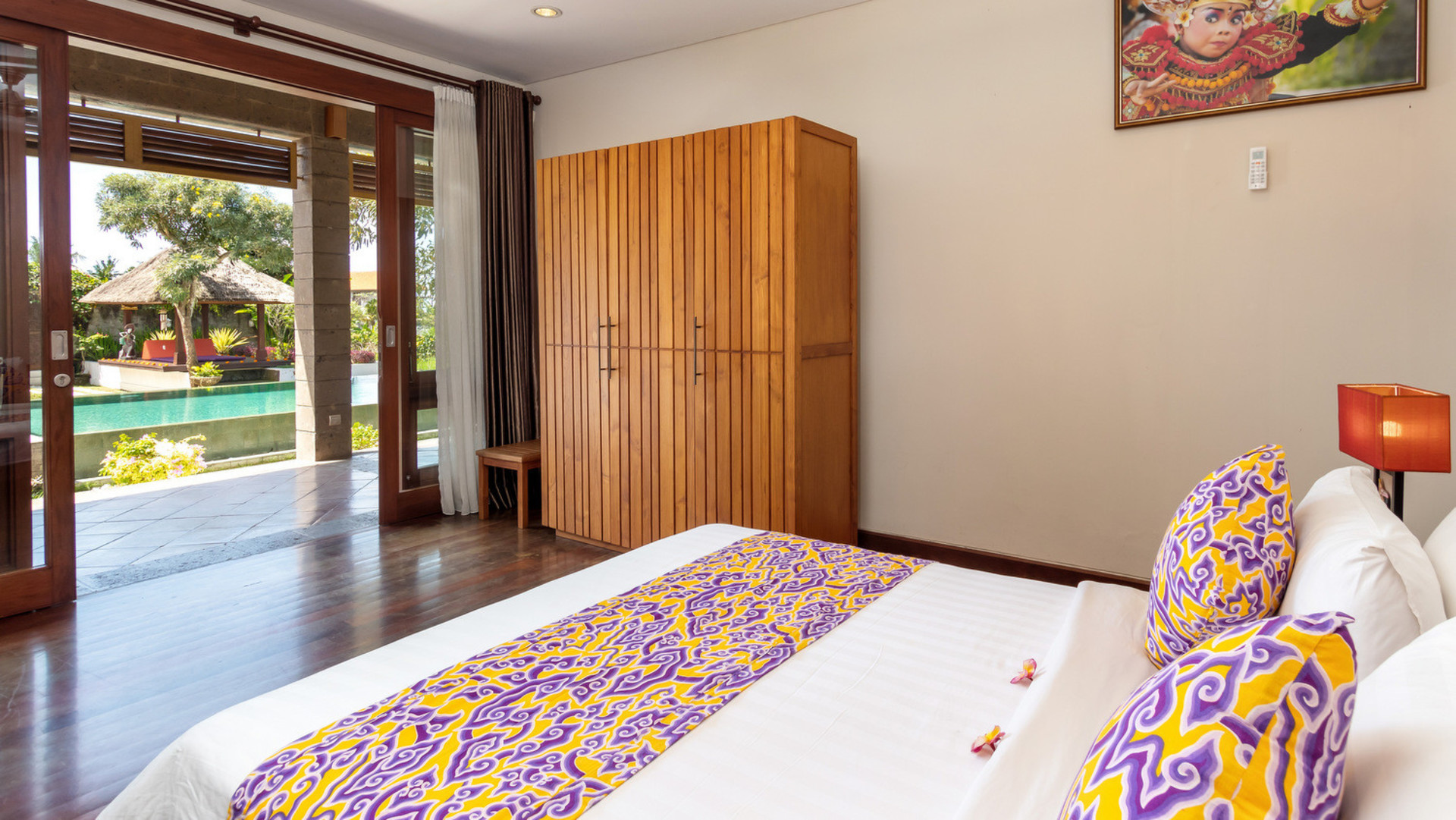 Geniş 4BR Villa, Havuzlu ve Bahçeli, Bali Villa 2233