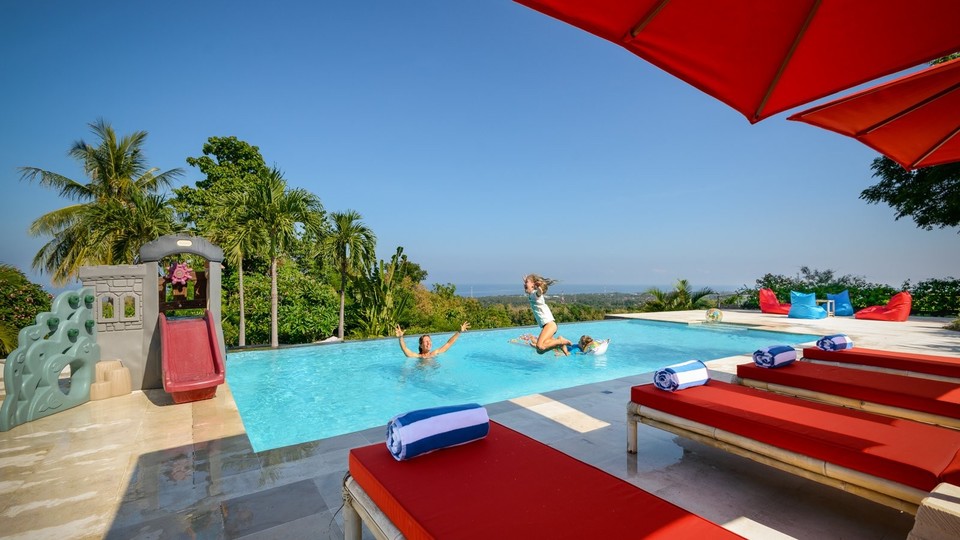 Muhteşem Havuz ve Deniz Manzaralı Güzel 3BR Villa, Bali Villa 2235