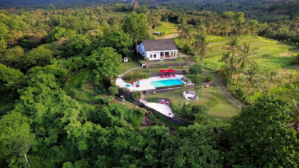 Muhteşem Havuz ve Deniz Manzaralı Güzel 3BR Villa, Bali Villa 2235