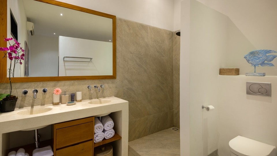 Muhteşem Havuz ve Deniz Manzaralı Güzel 3BR Villa, Bali Villa 2235