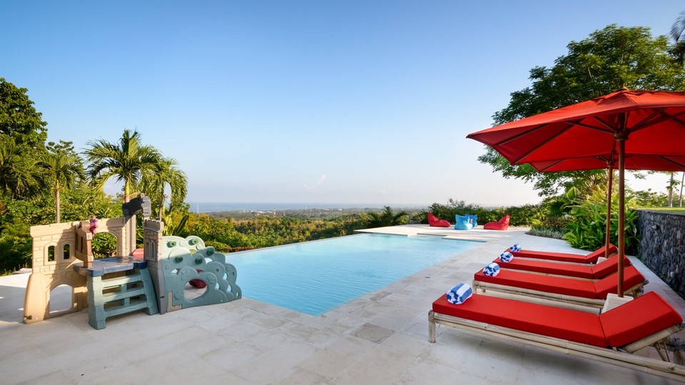 Muhteşem Havuz ve Deniz Manzaralı Güzel 3BR Villa, Bali Villa 2235