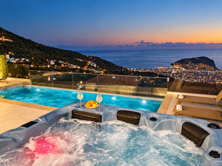 Özel Havuzlu ve Güzel Deniz Manzaralı Villa, Alanya Villa 1004