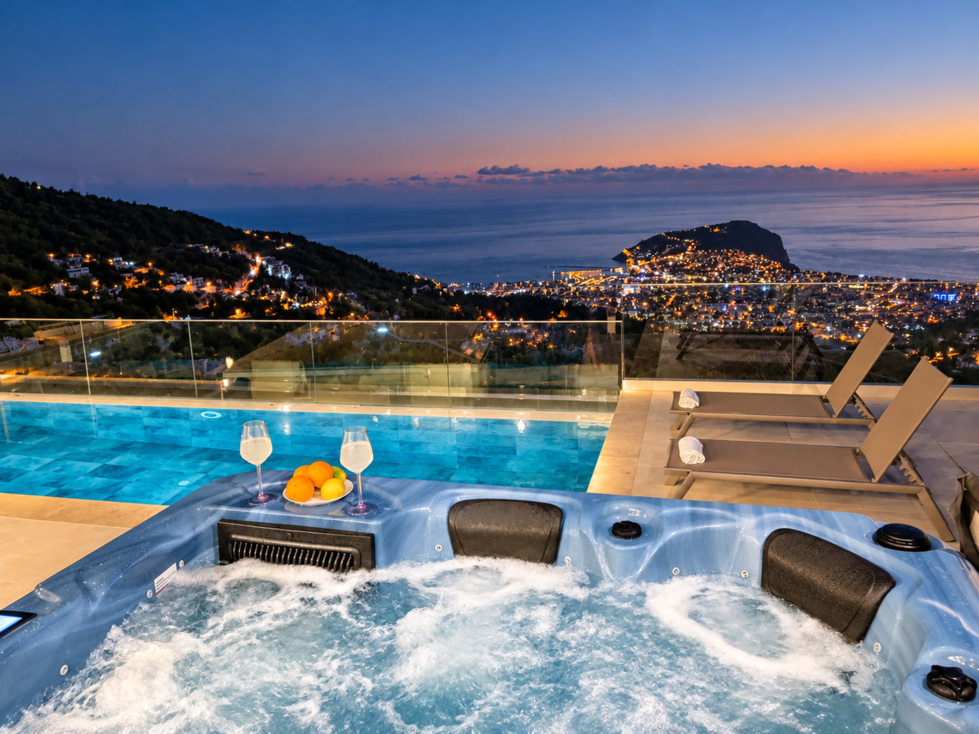 Özel Havuzlu ve Güzel Deniz Manzaralı Villa, Alanya Villa 1004