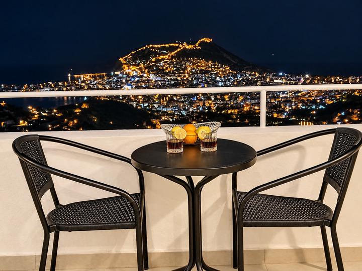 Özel Havuzlu ve Güzel Deniz Manzaralı Villa, Alanya Villa 1004