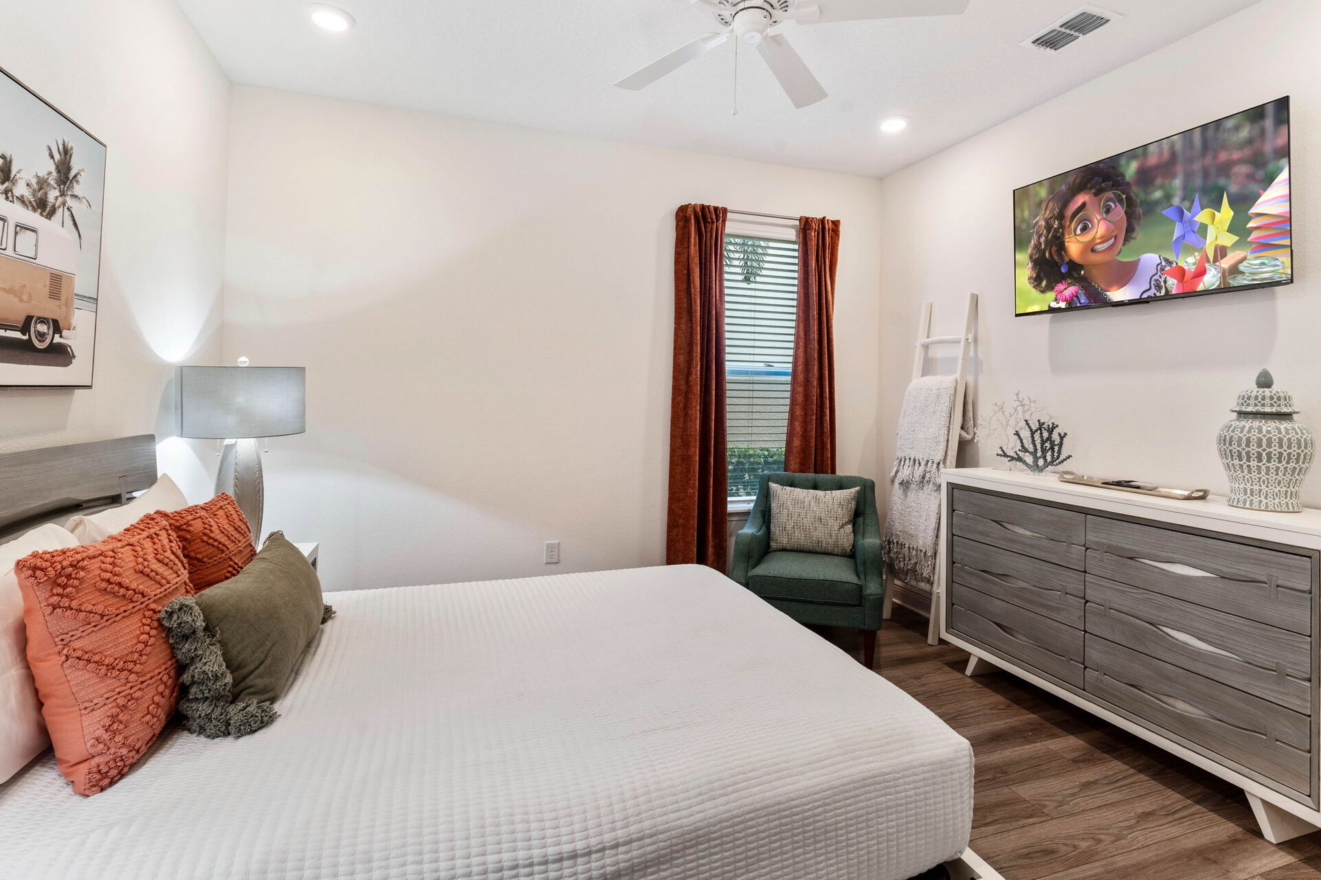 Mükemmel 4 Yatak Odalı Villayı Kiralayın, Reunion Resort Villa 1018
