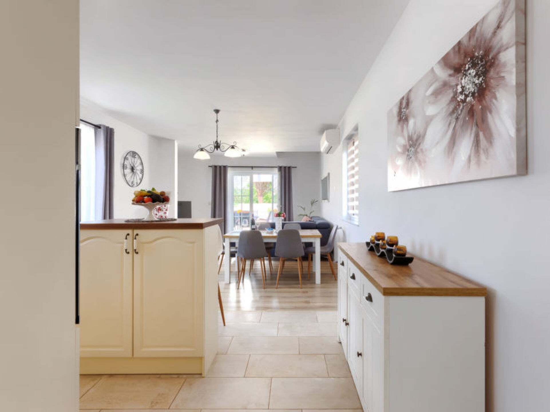 Kitchen / Dining Room