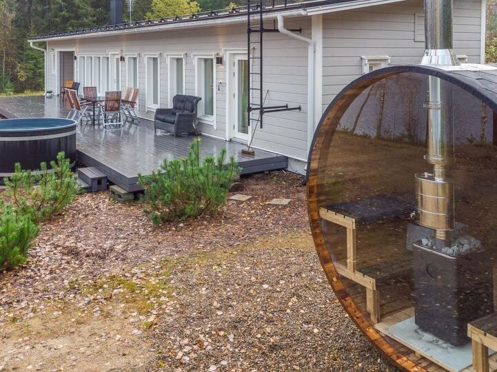 Whispering Pines: Konforlu 2 Yatak Odalı Villa, 1045, Hämeenlinna, Finland
