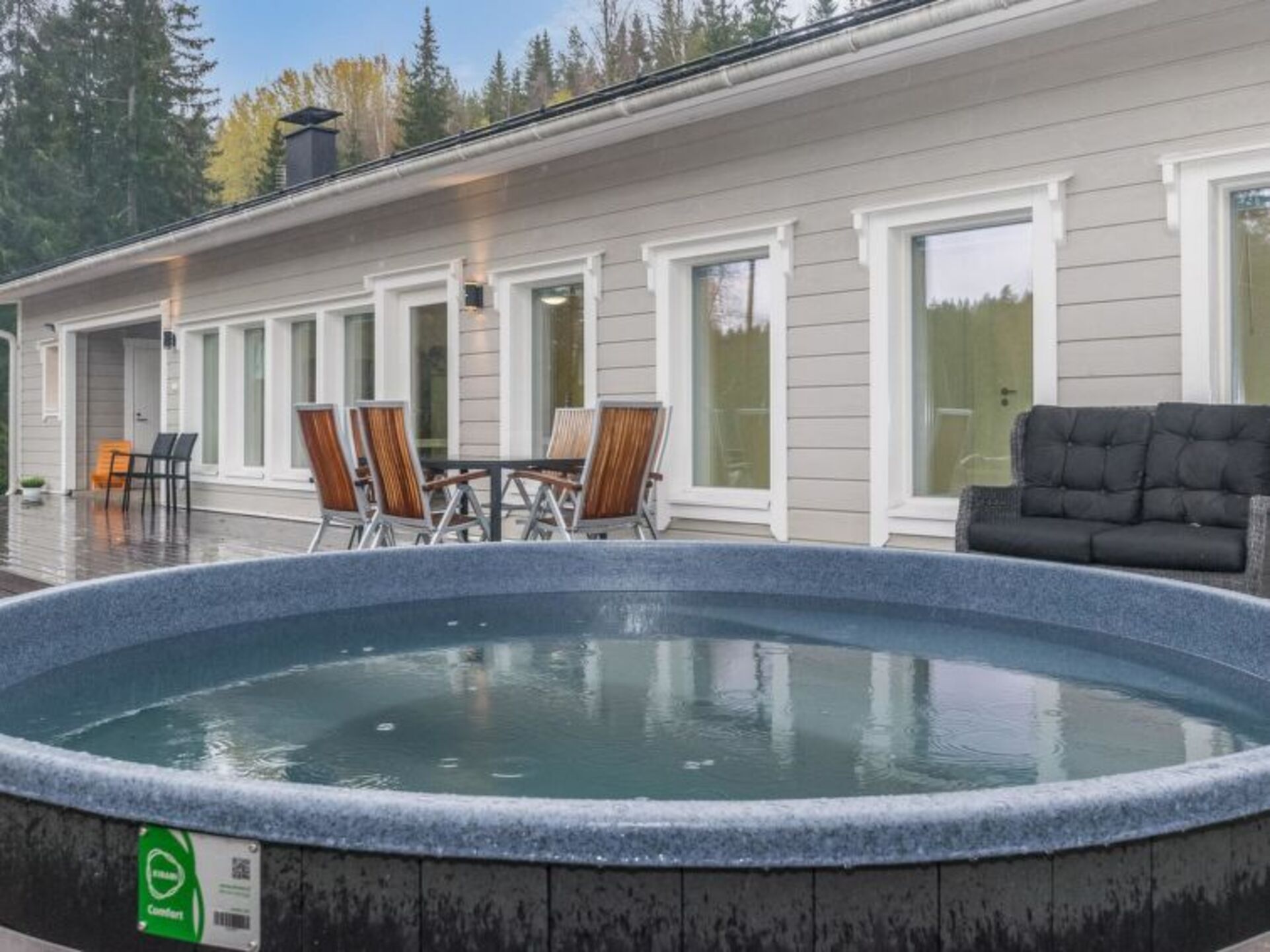 Whispering Pines: Konforlu 2 Yatak Odalı Villa, 1045