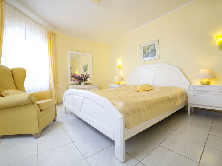 Costa Blanca'da Sakin Vaha, 1034