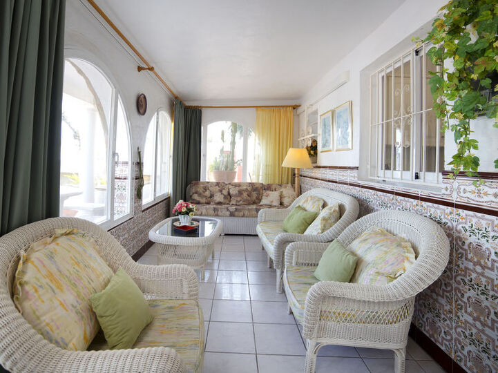 Costa Blanca'da Sakin Vaha, 1034