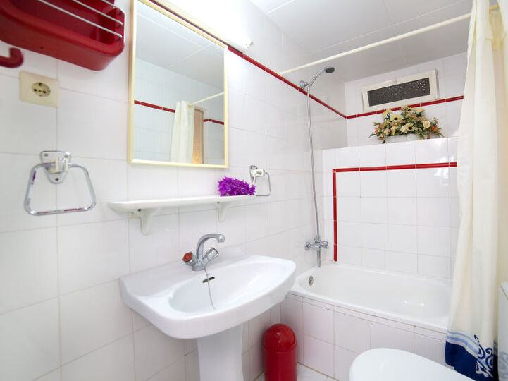 Costa Blanca'da Sakin Vaha, 1034
