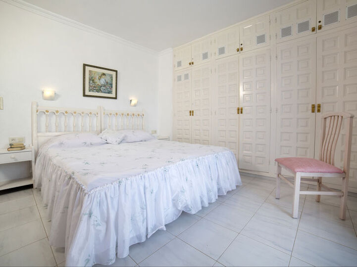 Costa Blanca'da Sakin Vaha, 1034