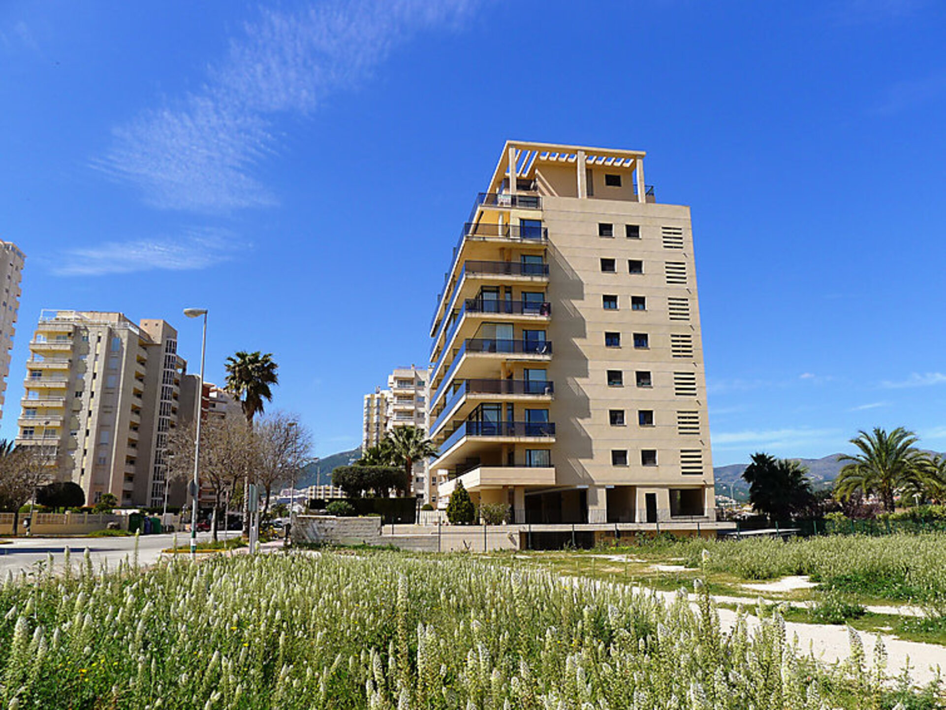 Satılık: Muhteşem 3 Yatak Odalı Villa,1044