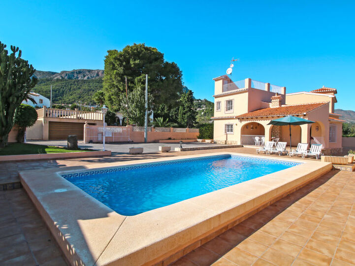 Deniz Kenarı Cazibesi: Geniş 5 Yatak Odalı Villa, 1067, San Bernardo, Spain