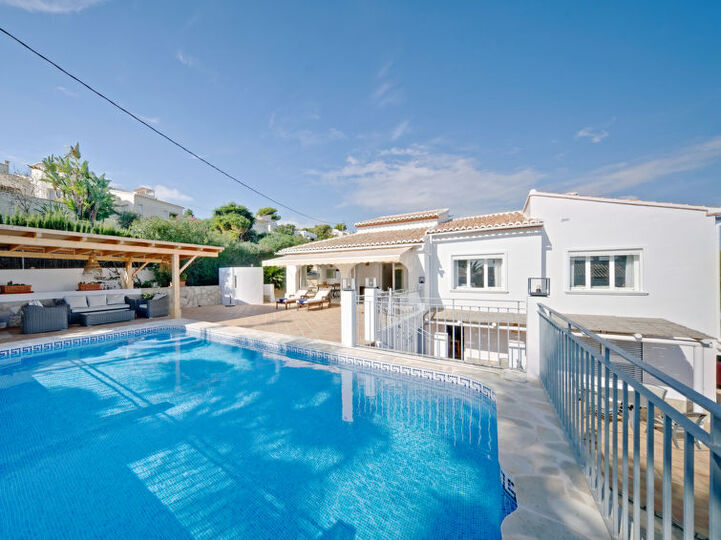 Şık Dinlenme Yeri: Havuzlu 4 Yatak Odalı Villa, 1081, Xàbia, Spain