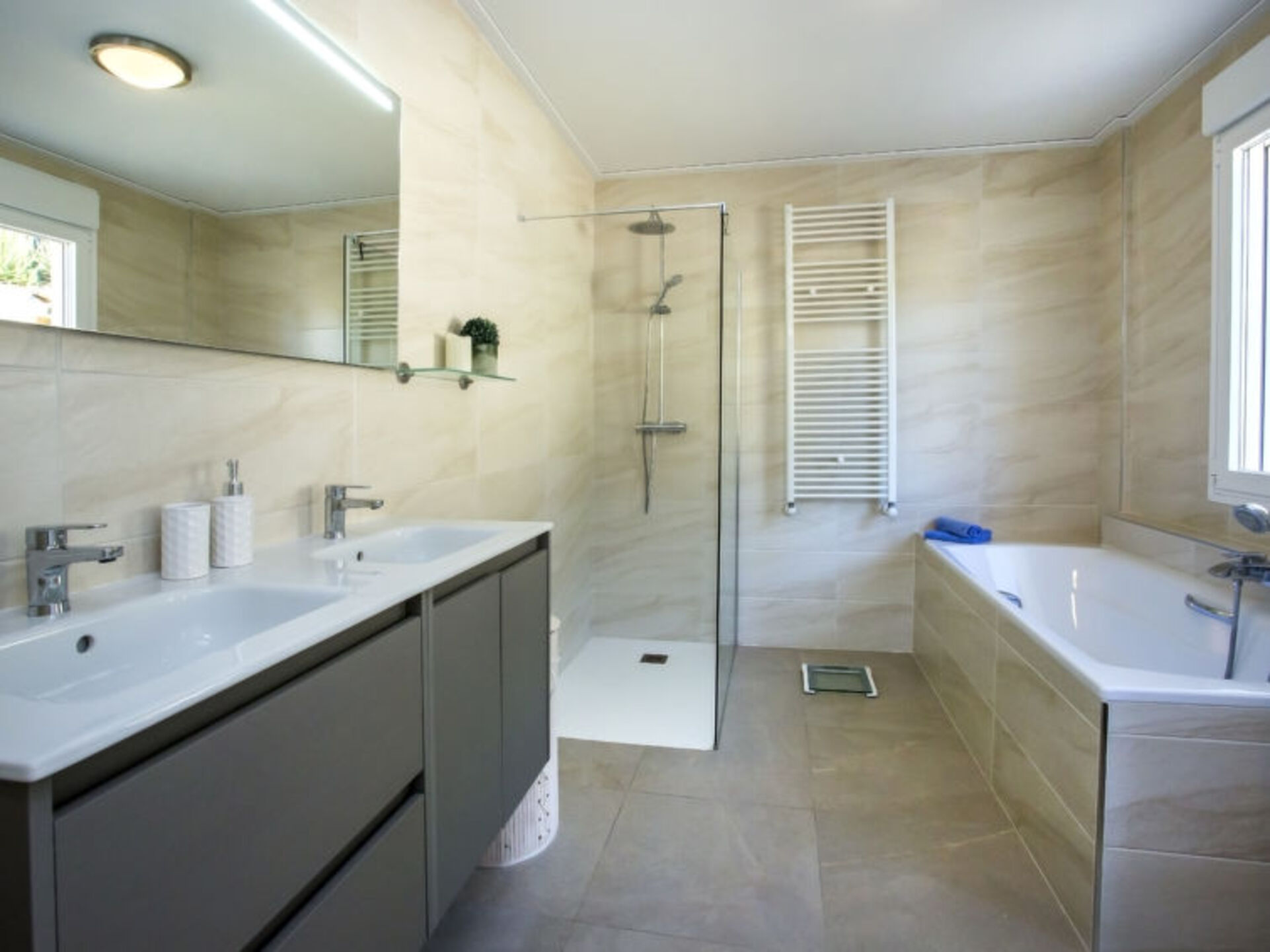 Bathroom / Wellness
