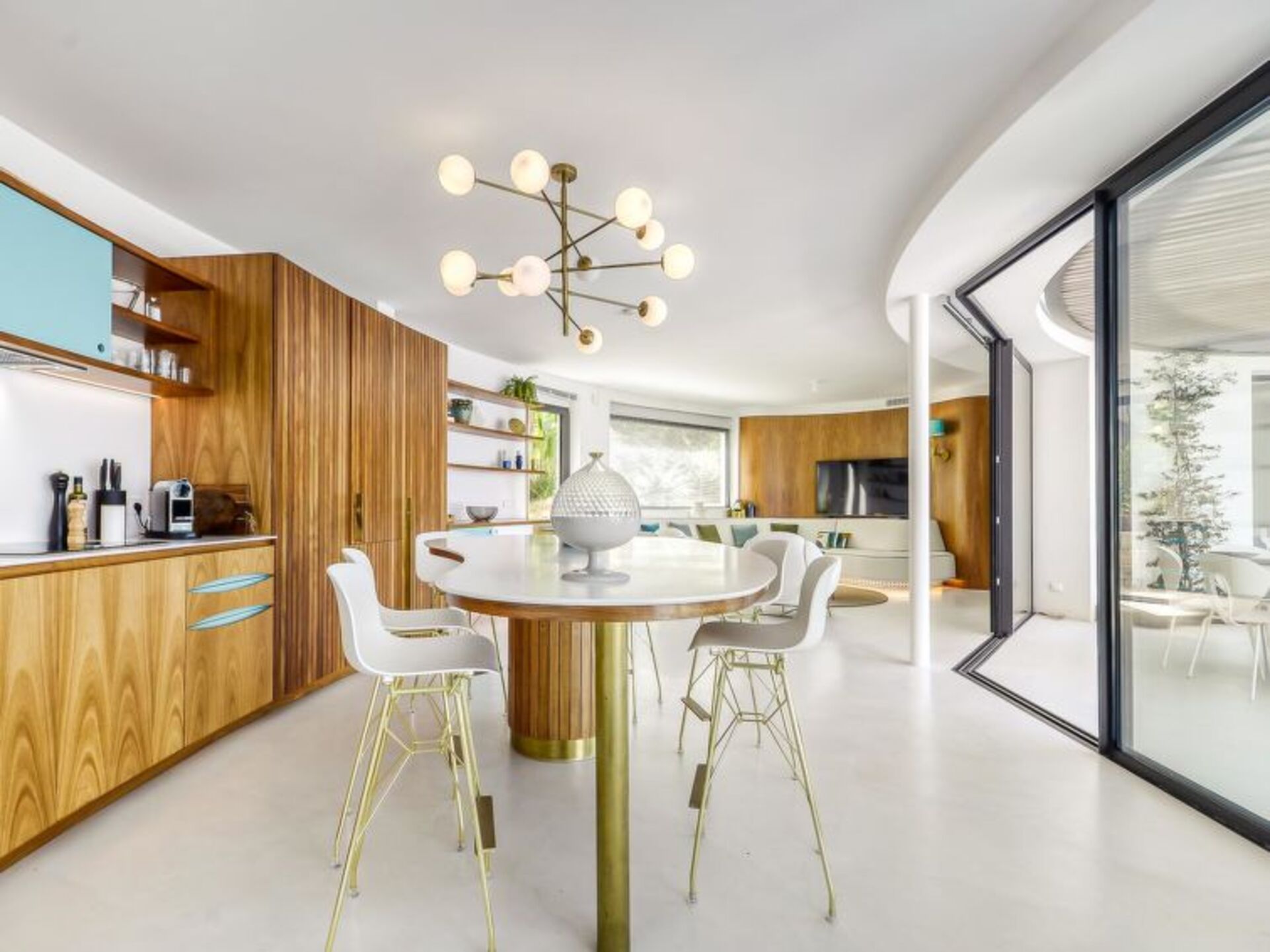 Kitchen / Dining Room