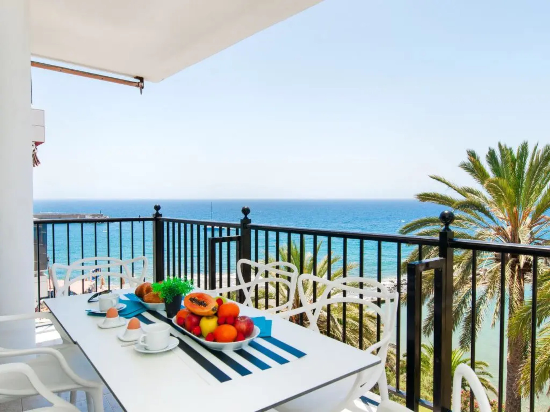 Kanarya Adaları'nda 4 Yatak Odalı Villa, 1077