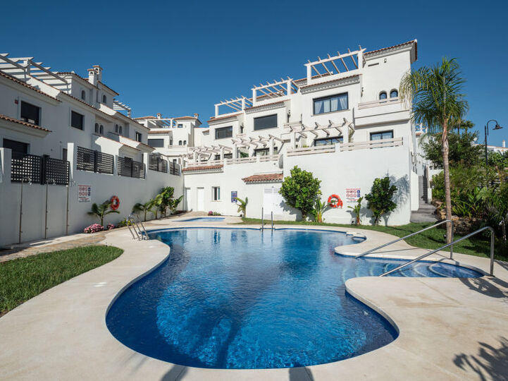 Okyanus Önü Vaha: Lüks 3 Yatak Odalı Villa, 1121, El Paraíso, Spain