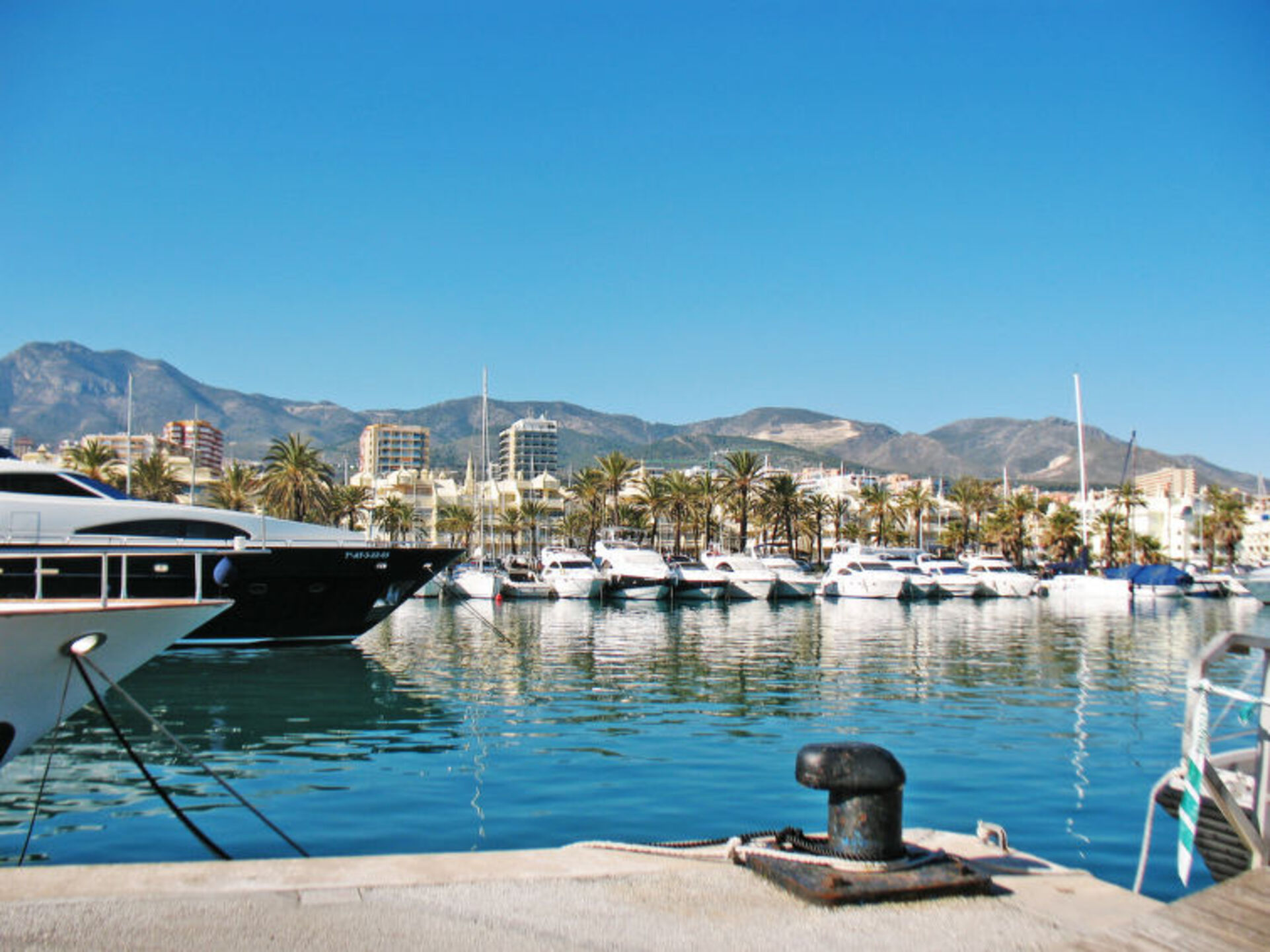 Büyüleyici Costa del Sol Sığınağı, 1136