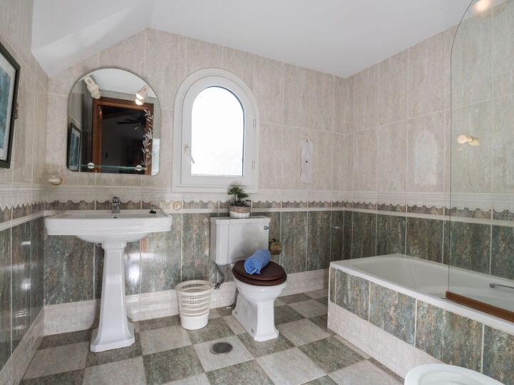 Muhteşem 3 Yatak Odalı Okyanus Manzaralı Villa, 1141